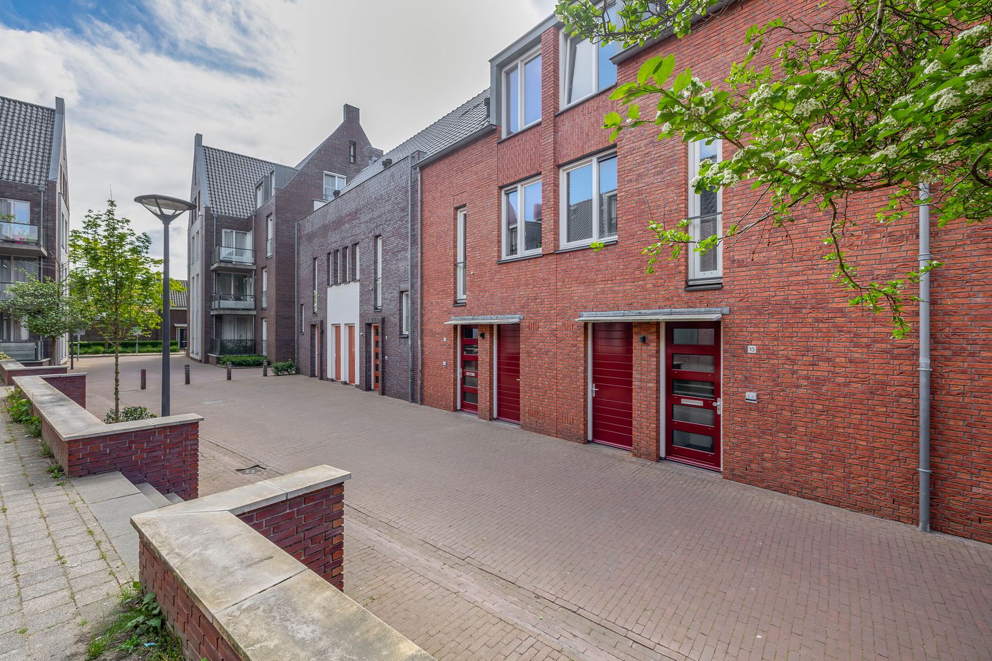 Photo 25 of De Jonghstraat 13