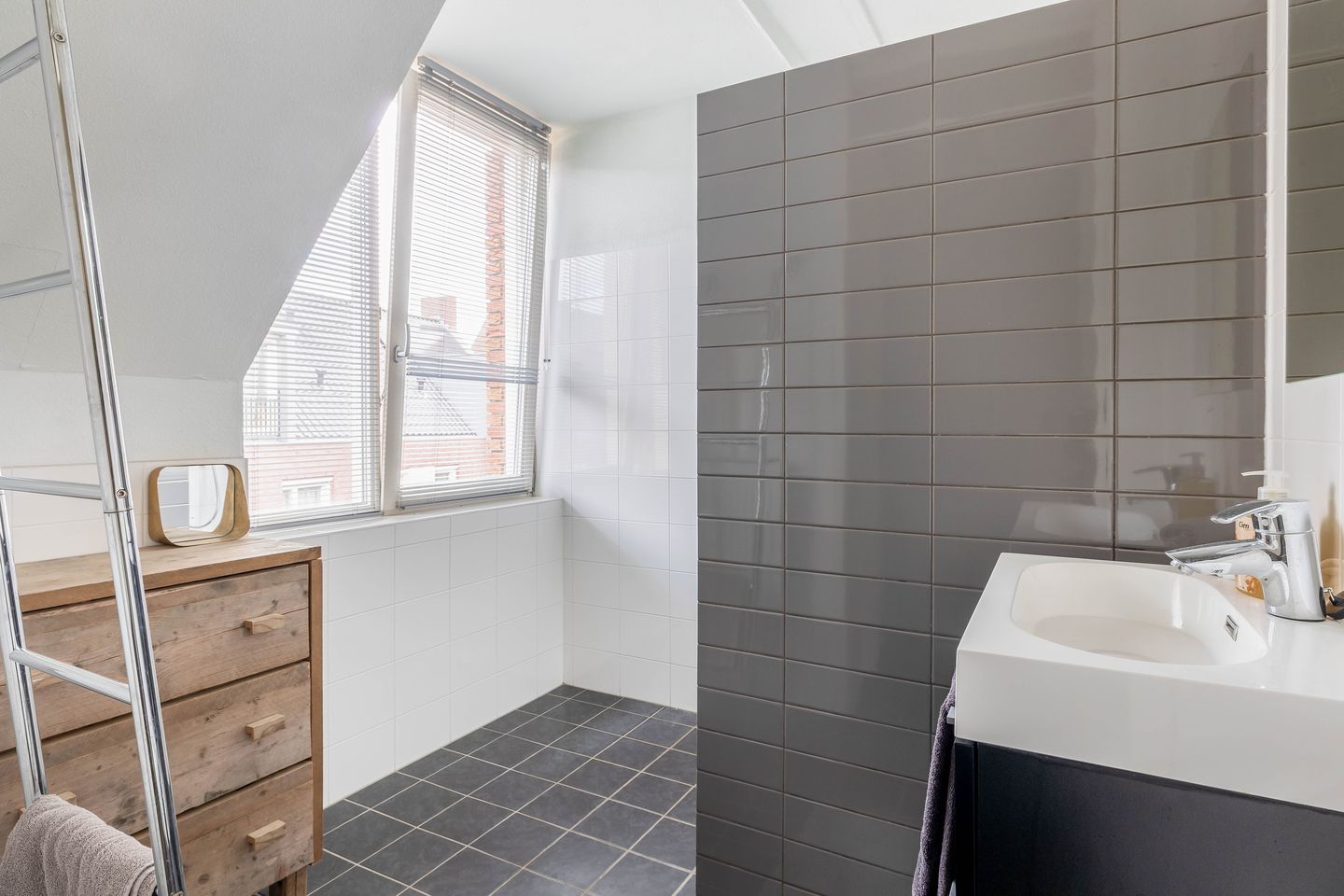 Photo 19 of De Jonghstraat 13