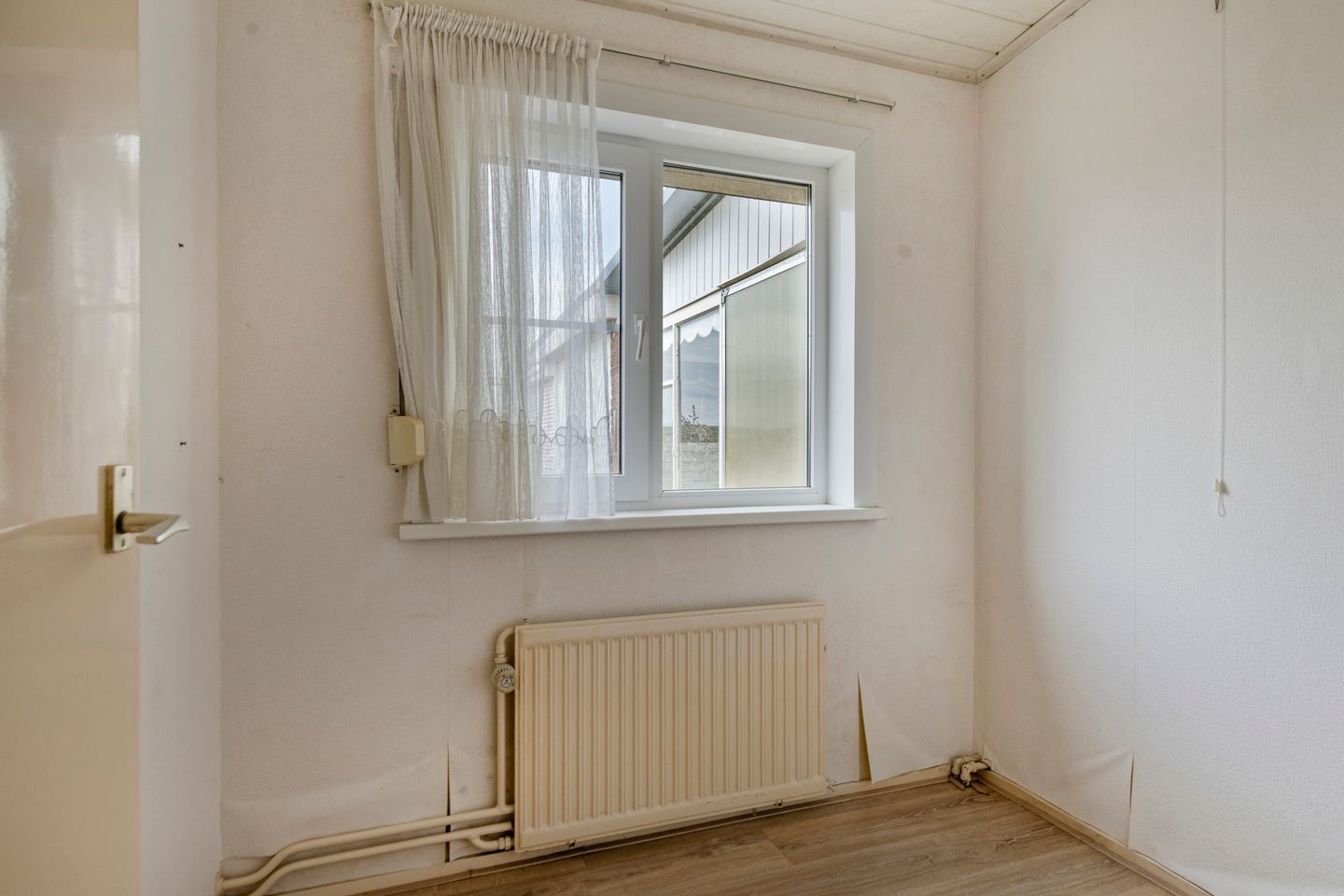 Spacious detached bungalow on large plot with garden privacy — 14