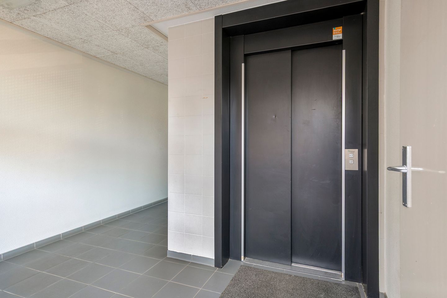 Photo 10 of Schout van Raesfeltstraat 27
