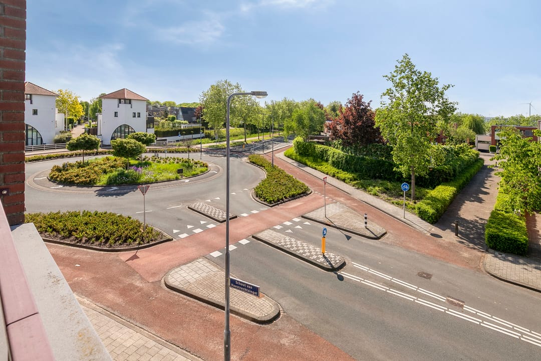 Photo 31 of Schout van Raesfeltstraat 27