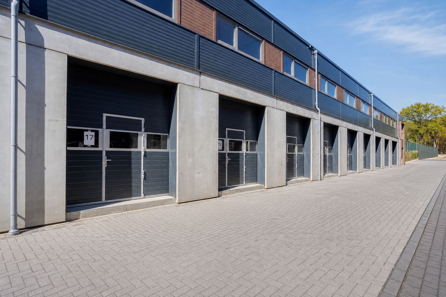 Bekijk foto 2 van Amersfoortsestraat 74-B10