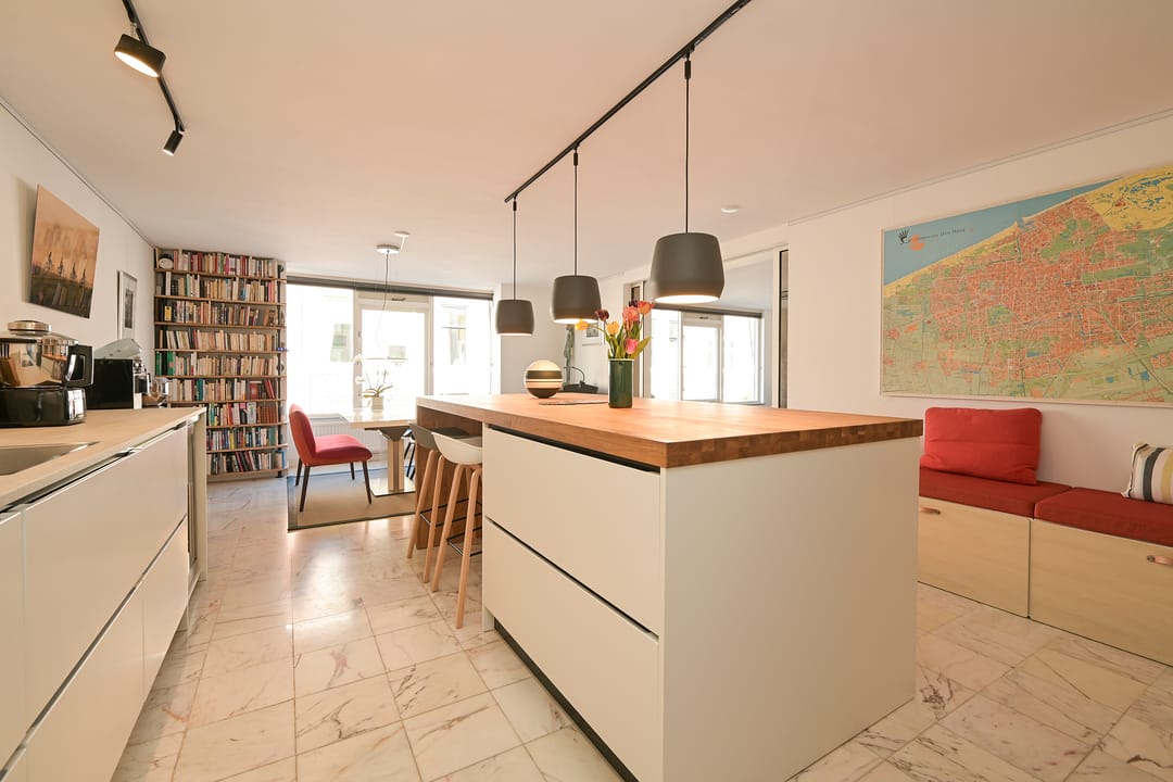 Spacious 5-Room Apartment with Private Parking and Terrace in Statenkwartier — 17