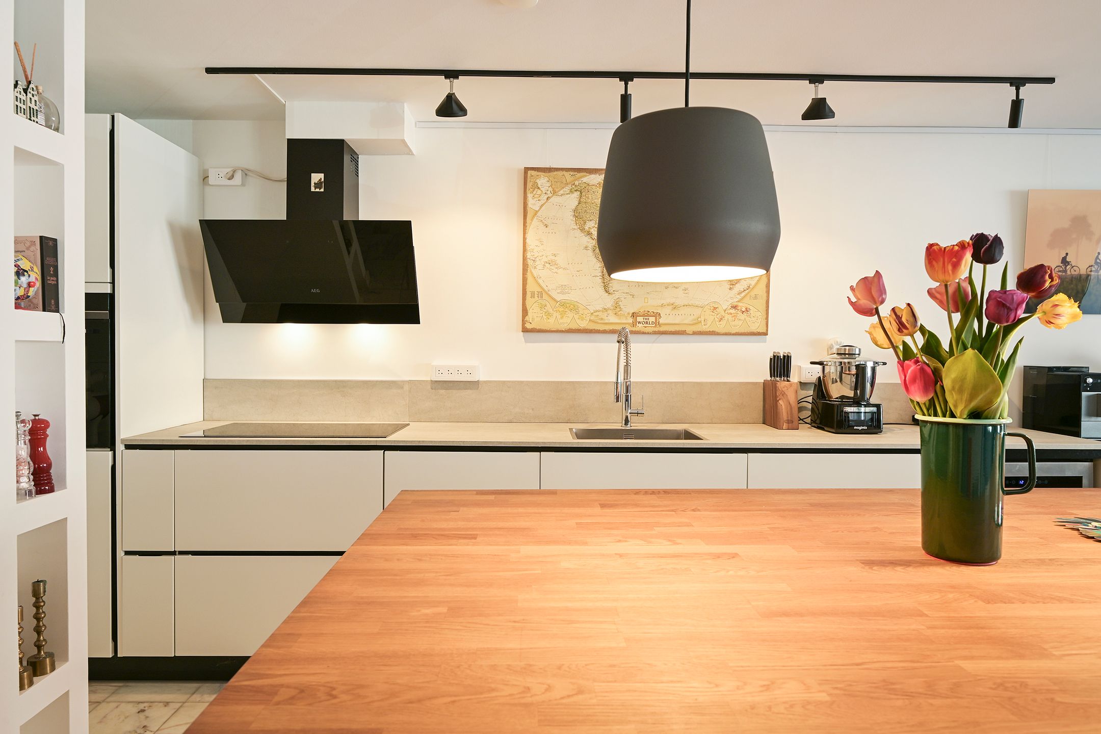 Spacious 5-Room Apartment with Private Parking and Terrace in Statenkwartier — 18