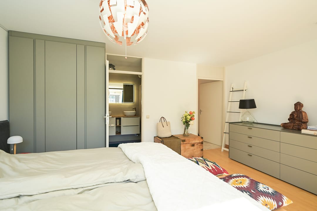 Spacious 5-Room Apartment with Private Parking and Terrace in Statenkwartier — 32