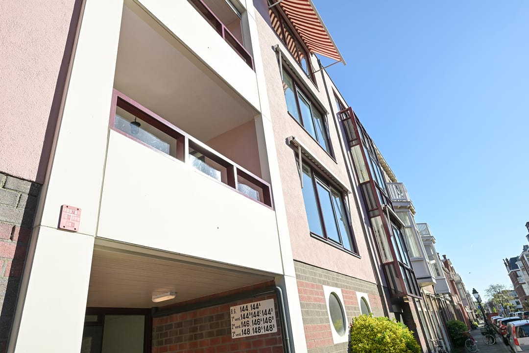 Spacious 5-Room Apartment with Private Parking and Terrace in Statenkwartier — 47