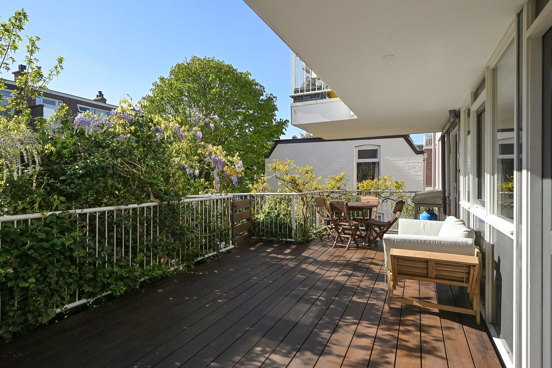 Spacious 5-Room Apartment with Private Parking and Terrace in Statenkwartier — 36