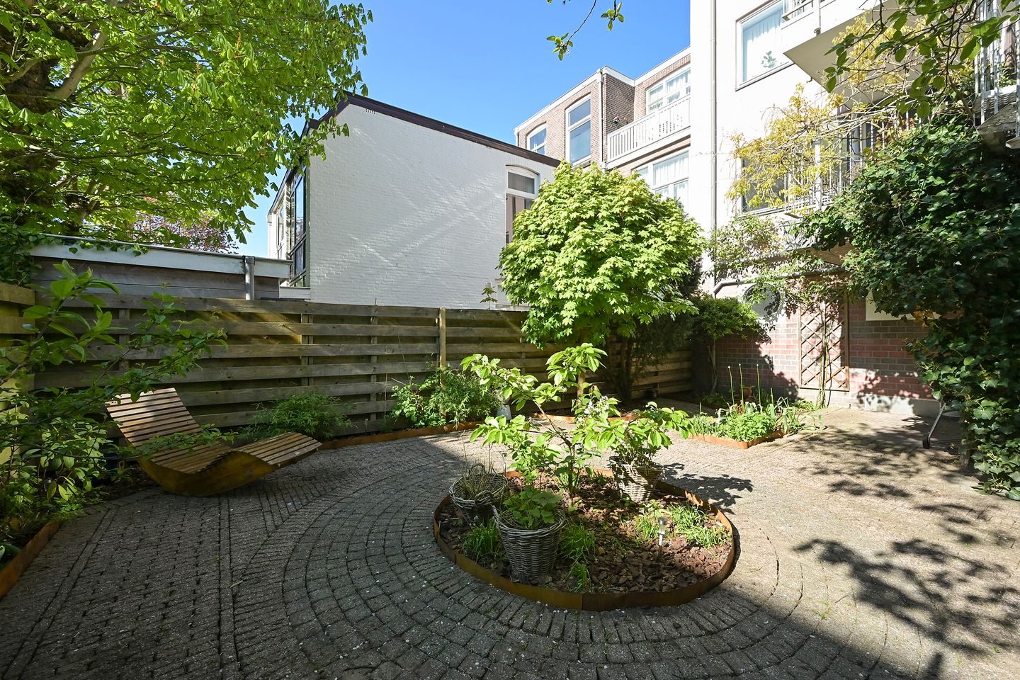 Spacious 5-Room Apartment with Private Parking and Terrace in Statenkwartier — 44