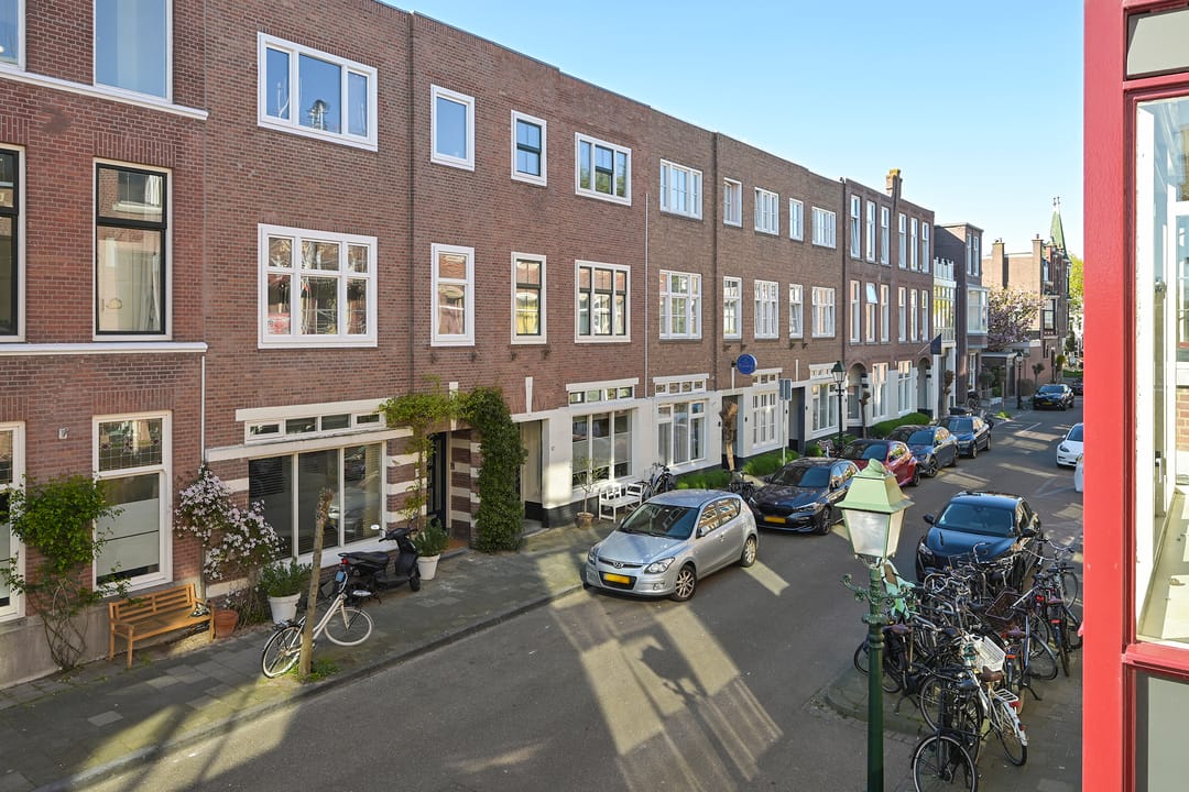 Spacious 5-Room Apartment with Private Parking and Terrace in Statenkwartier — 26