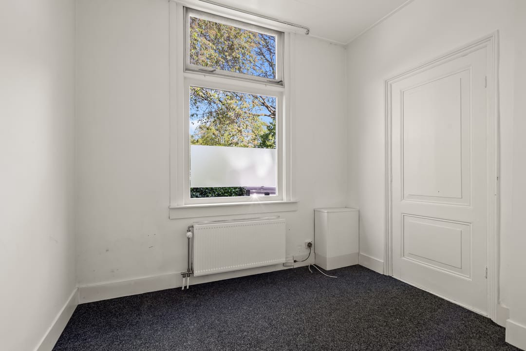 Photo 16 of Leliestraat 41