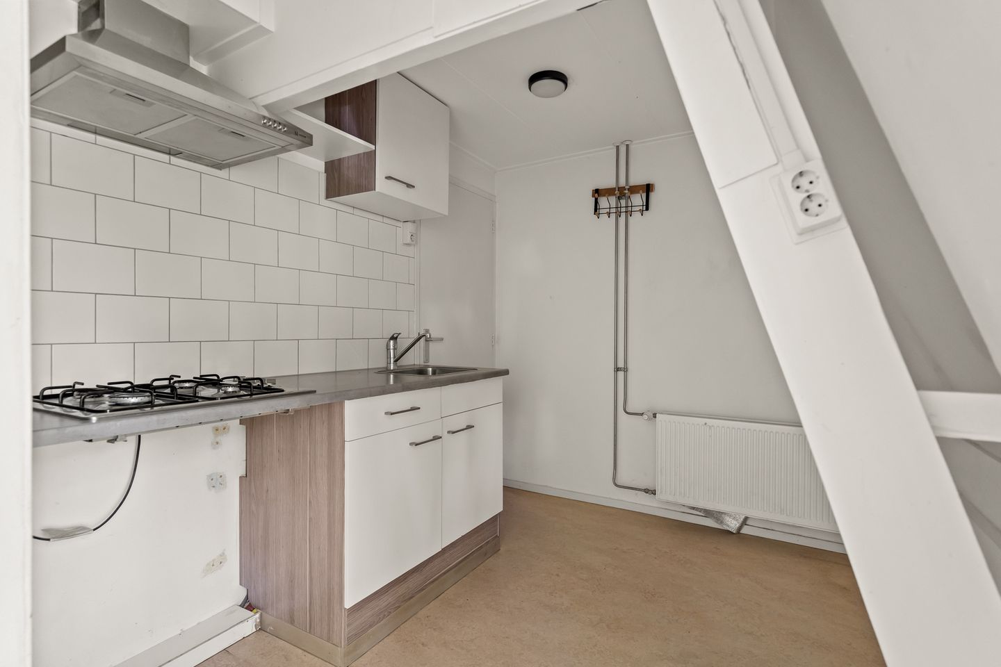 Photo 20 of Leliestraat 41