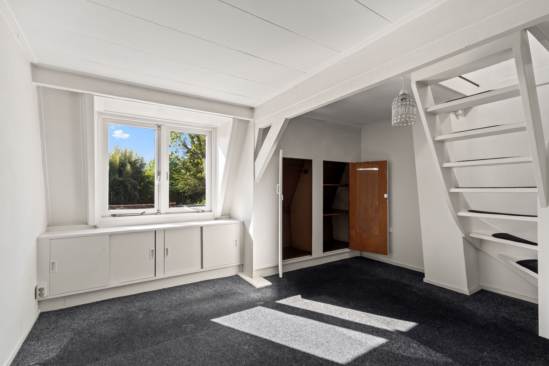 Photo 27 of Leliestraat 41