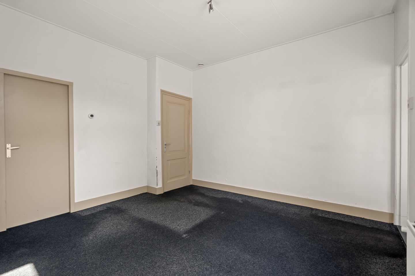 Photo 10 of Leliestraat 41