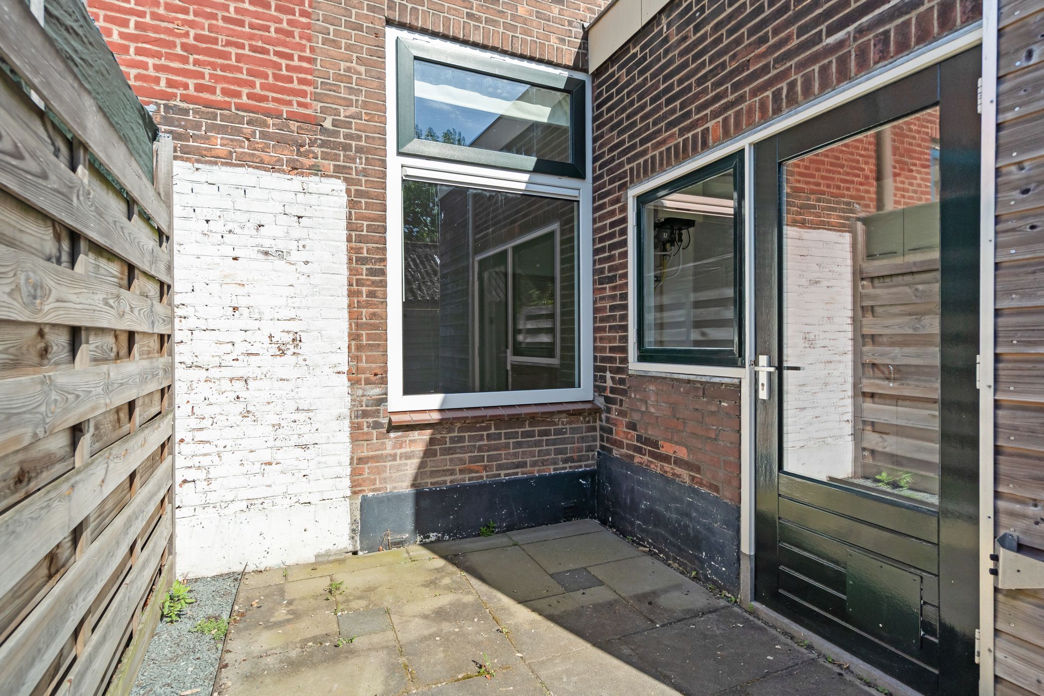 Photo 42 of Leliestraat 41