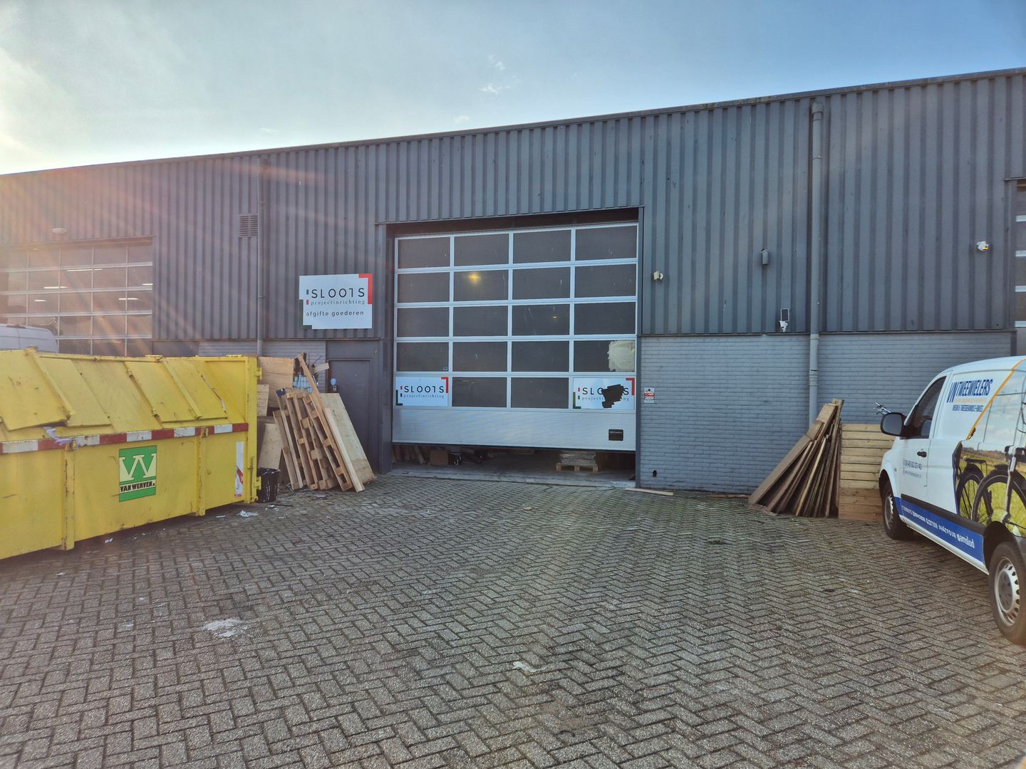 Bekijk foto 3 van Newtonweg 1