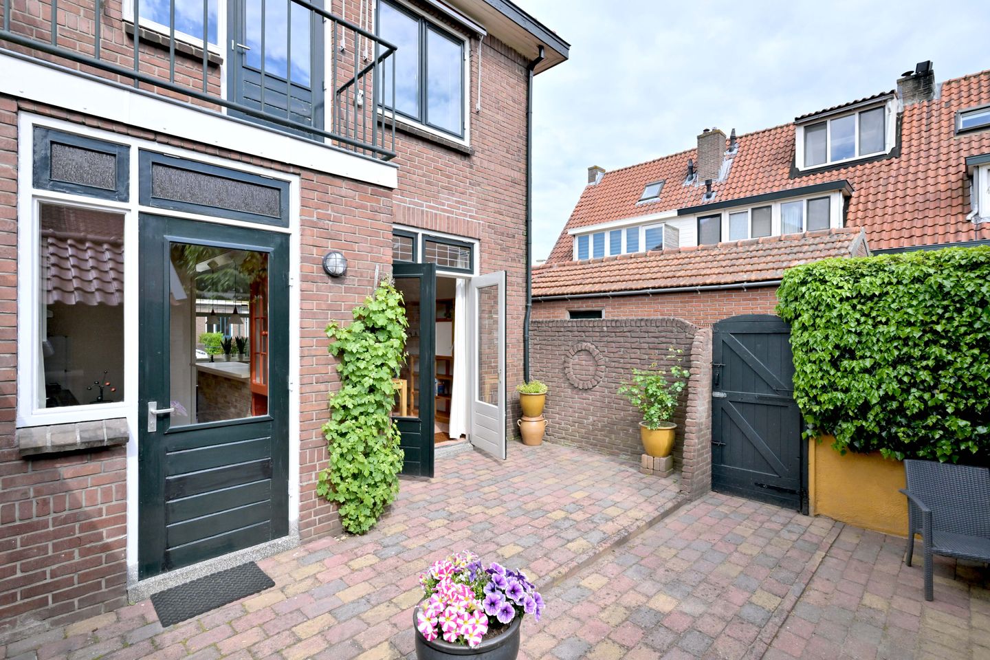 Foto 14 van Potterstraat 1