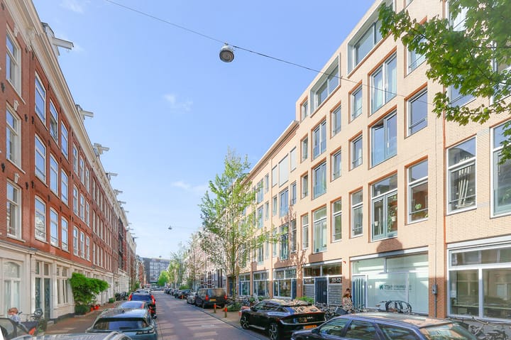 Photo 5 of Van Oldenbarneveldtstraat 54-H