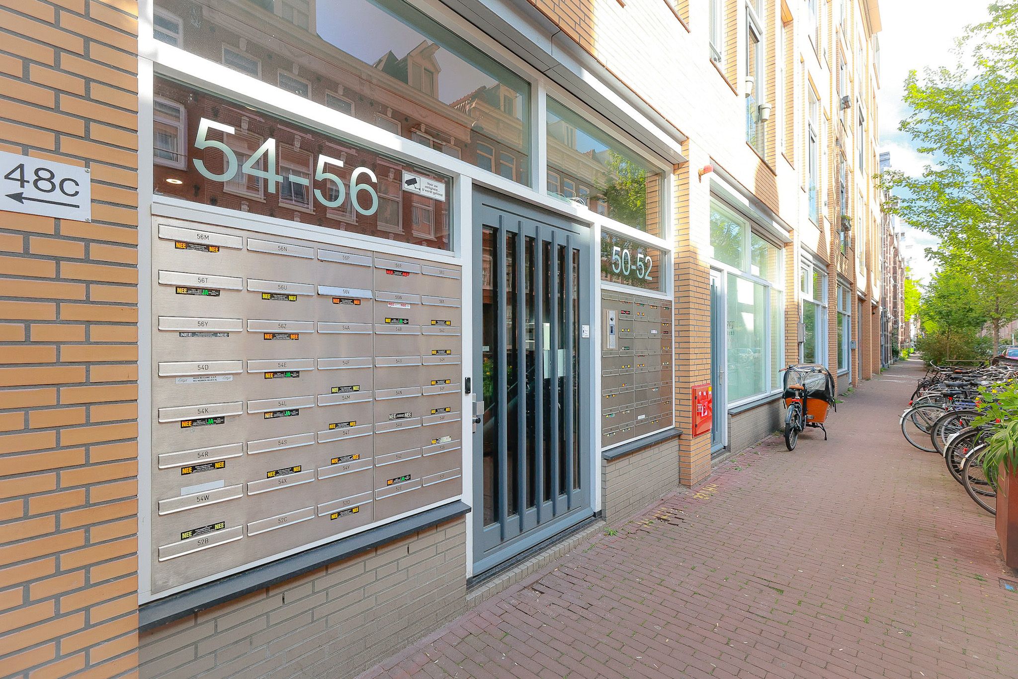 Photo 6 of Van Oldenbarneveldtstraat 54-H