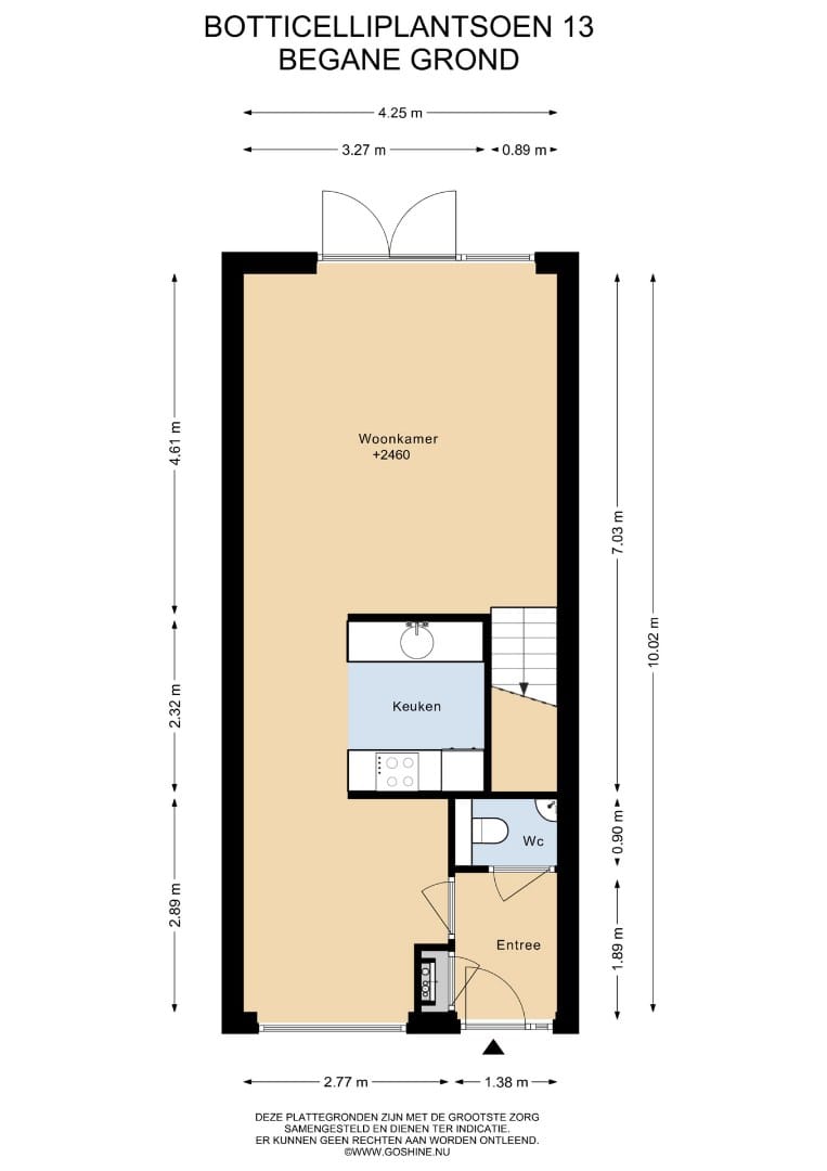 Light terraced home with garden on green parkway — 44