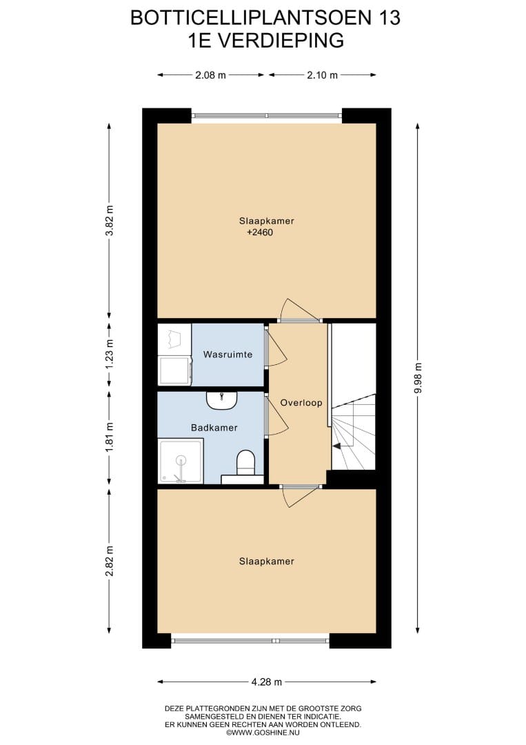Light terraced home with garden on green parkway — 43