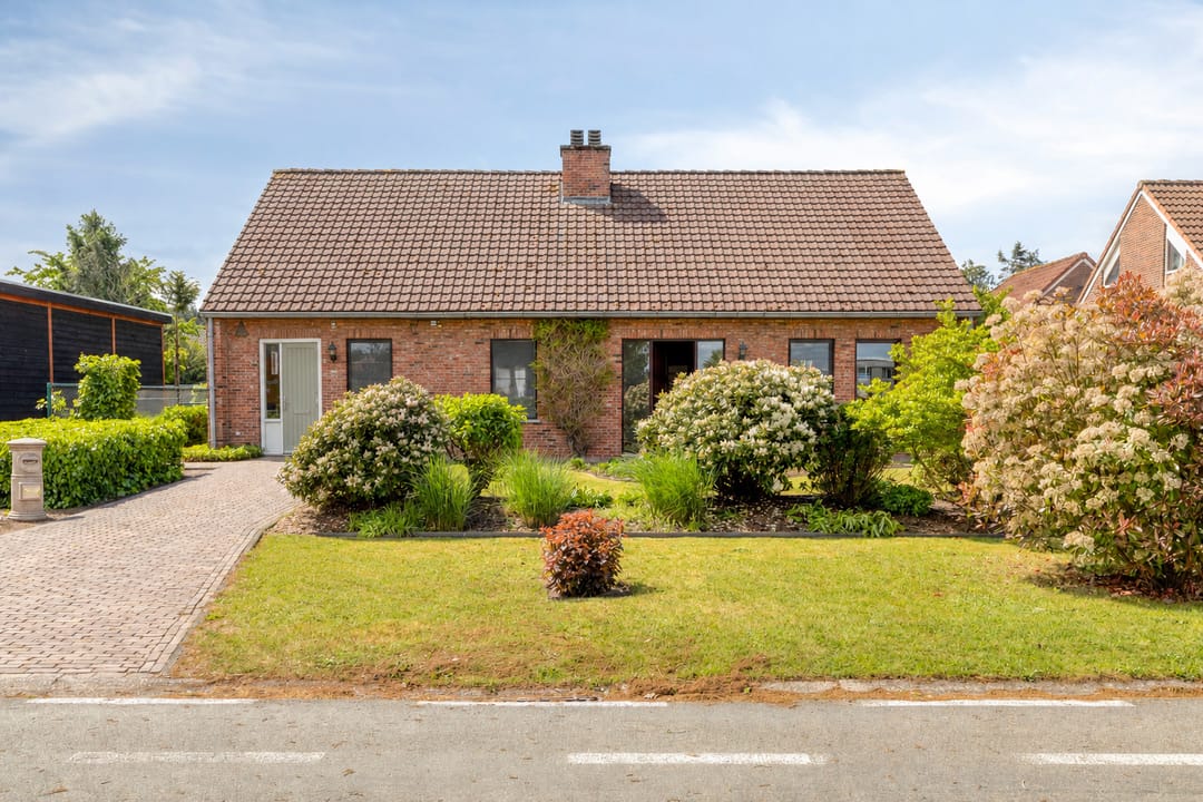 Ampia Casa Familiare su Piano Terra con Pannelli Solari a Lommel-Centrum