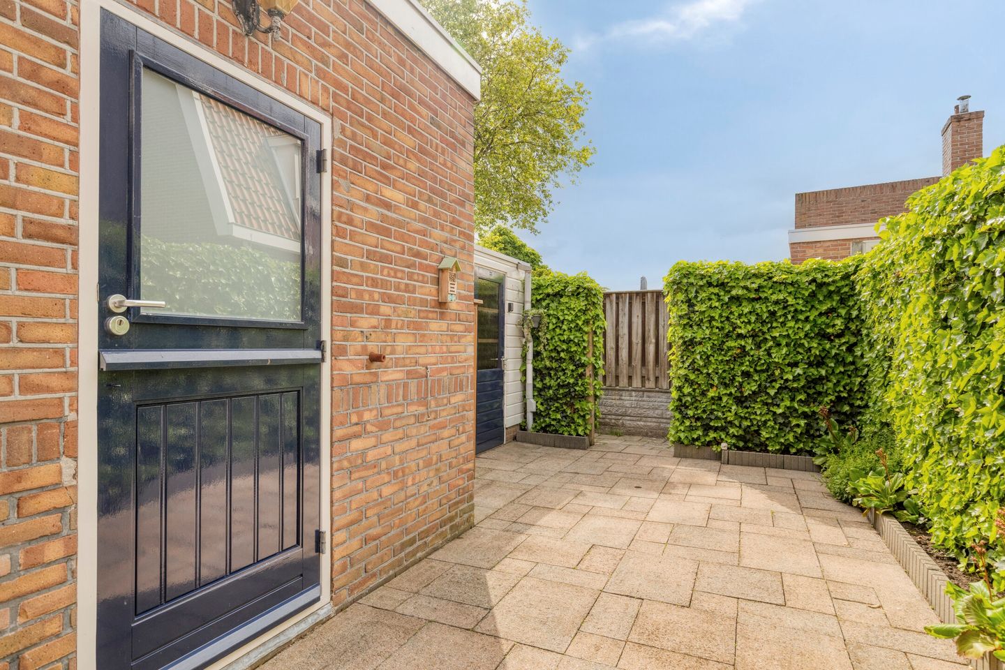 Turn-key family home with 10 solar panels and sunny west-facing garden in Pernis — 29