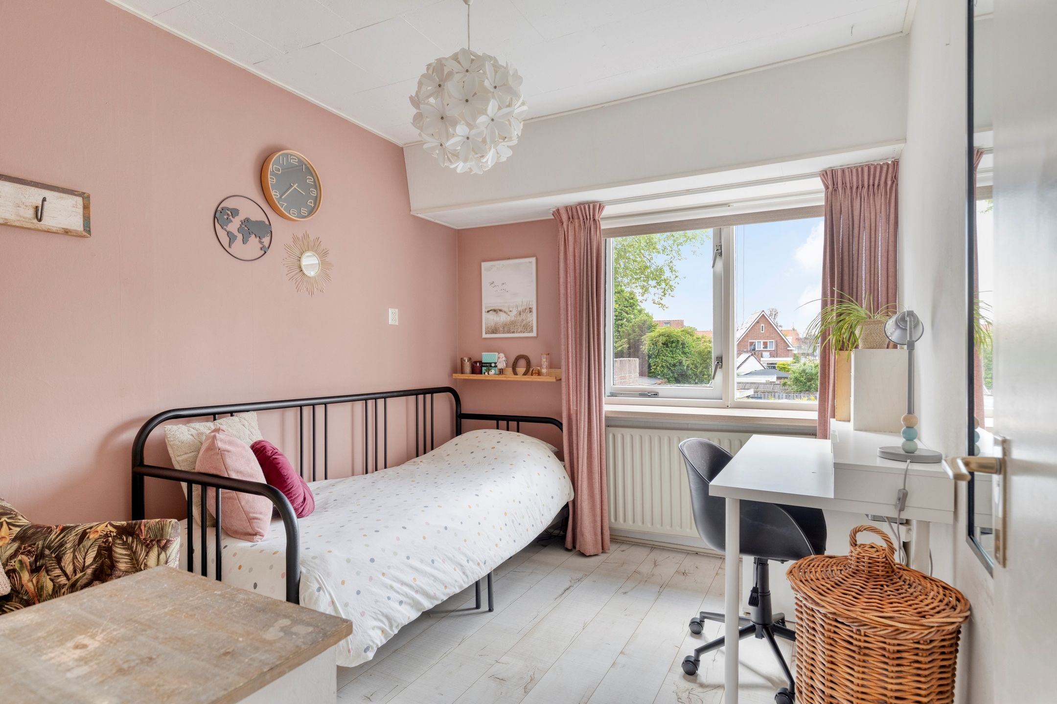 Turn-key family home with 10 solar panels and sunny west-facing garden in Pernis — 24