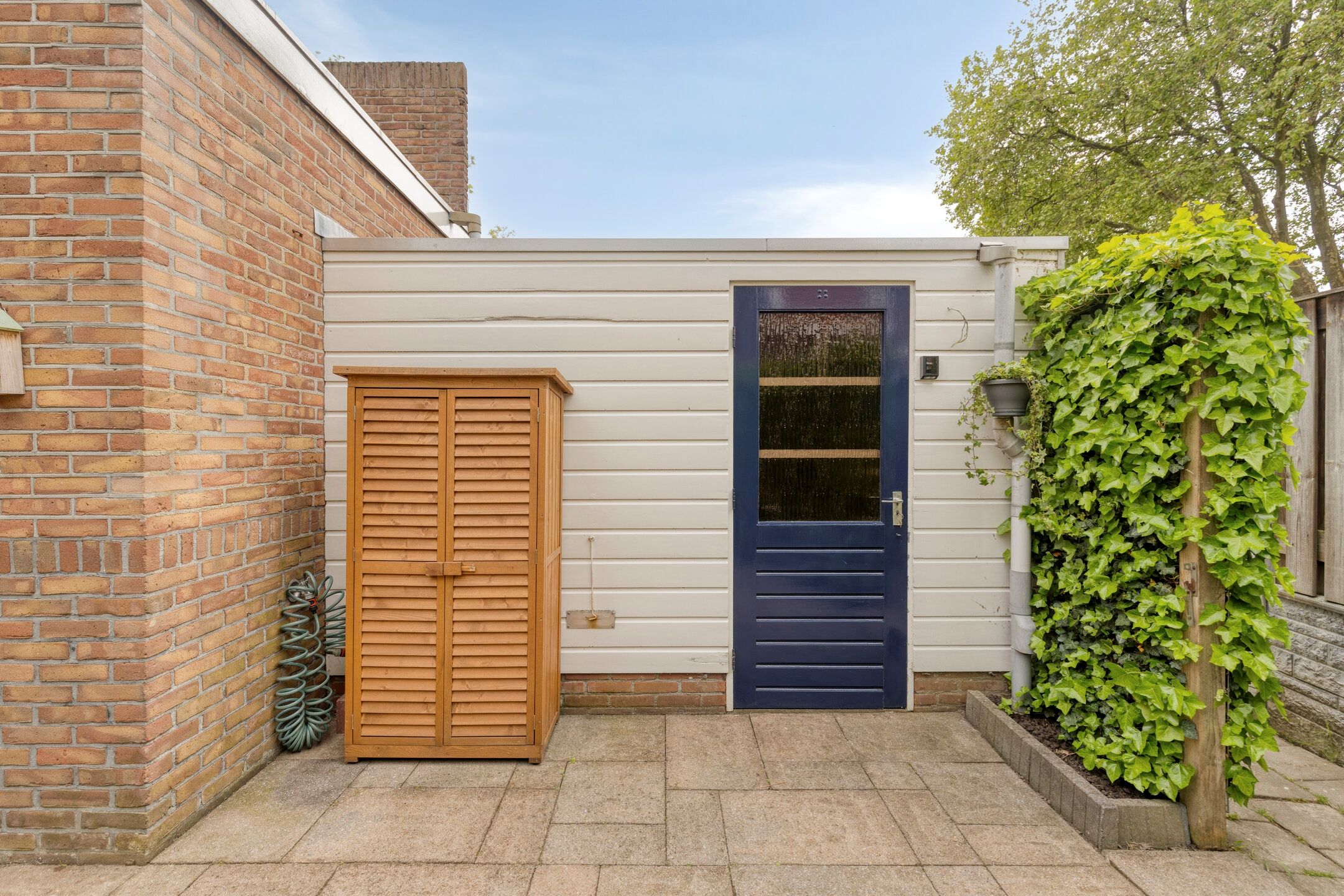 Turn-key family home with 10 solar panels and sunny west-facing garden in Pernis — 30