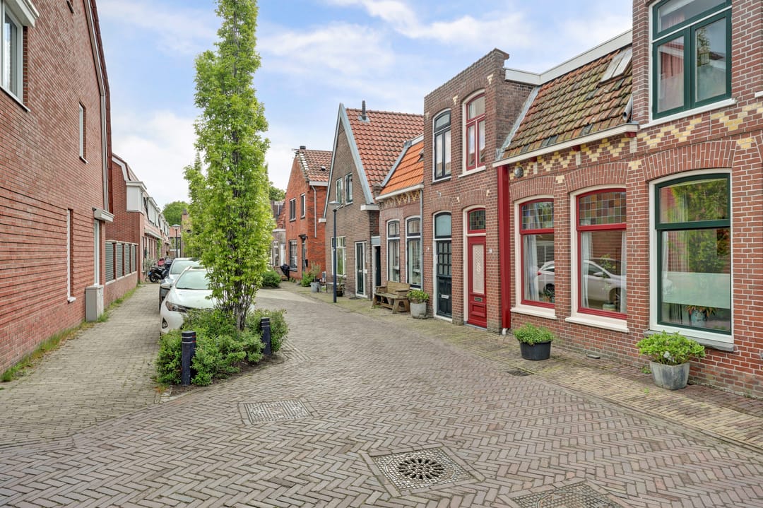 Characteristic terraced house near Hoorn city center and train station — 41