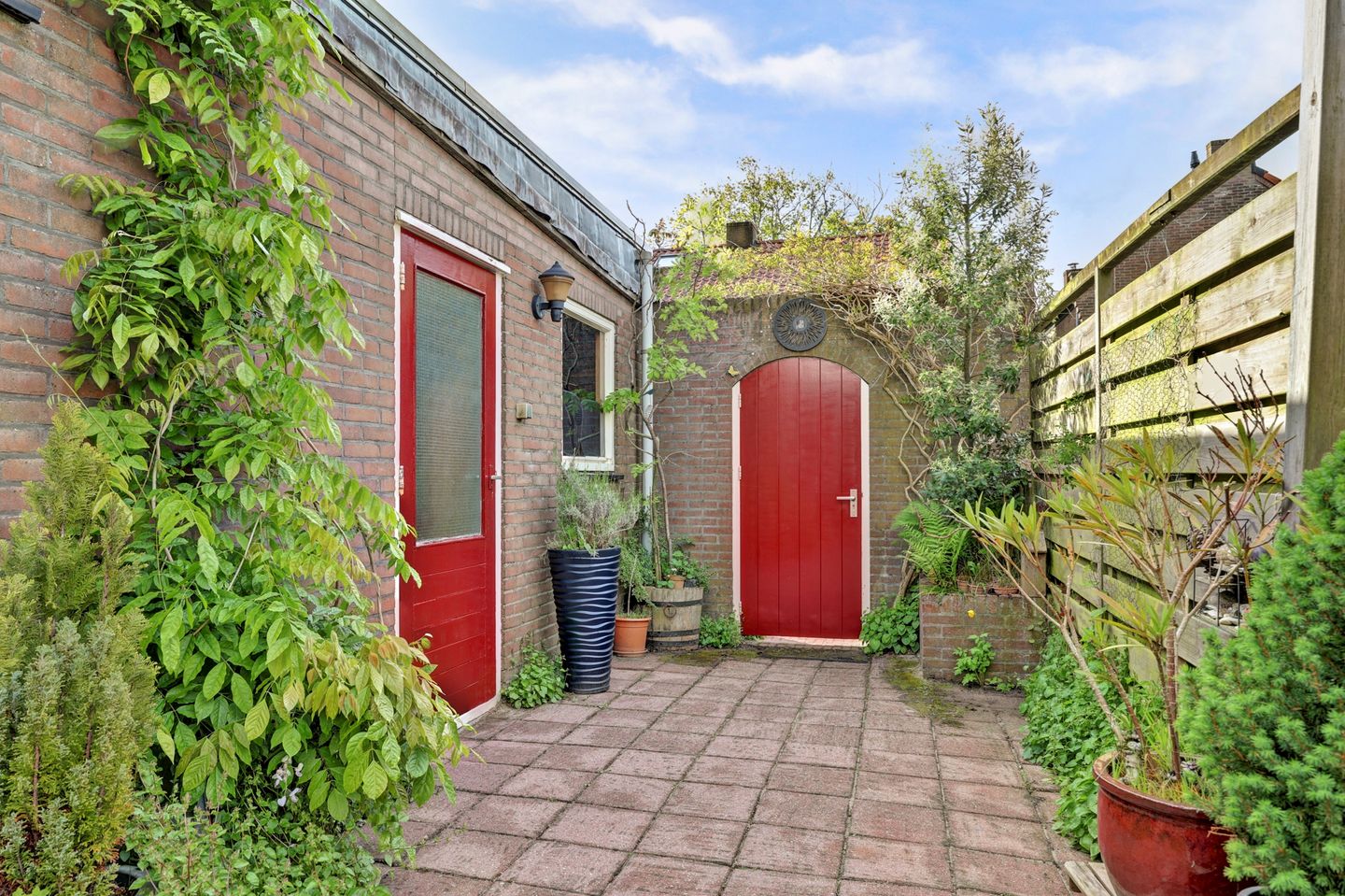 Characteristic terraced house near Hoorn city center and train station — 35