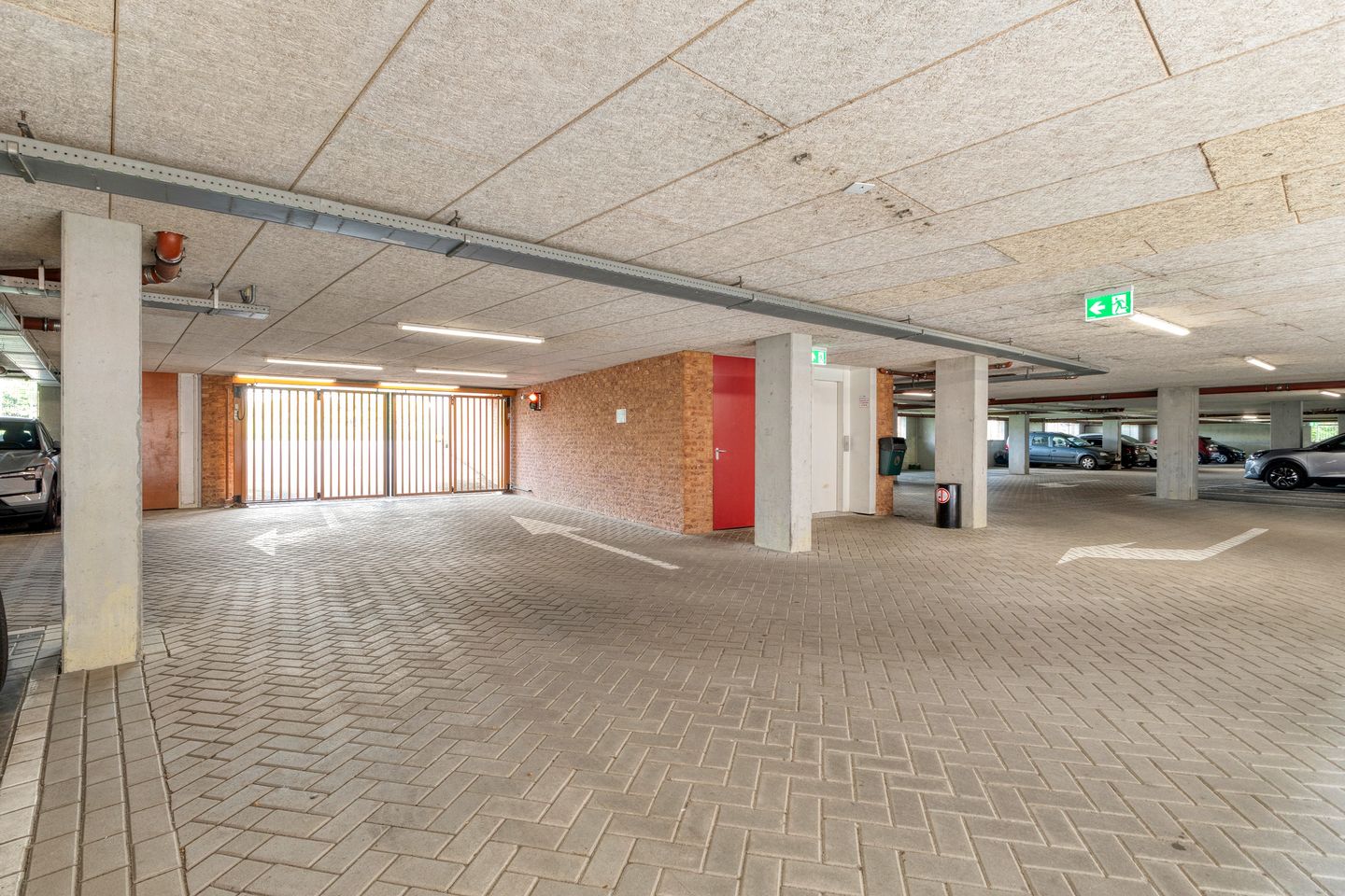Photo 35 of Jan Steenstraat 79-A16