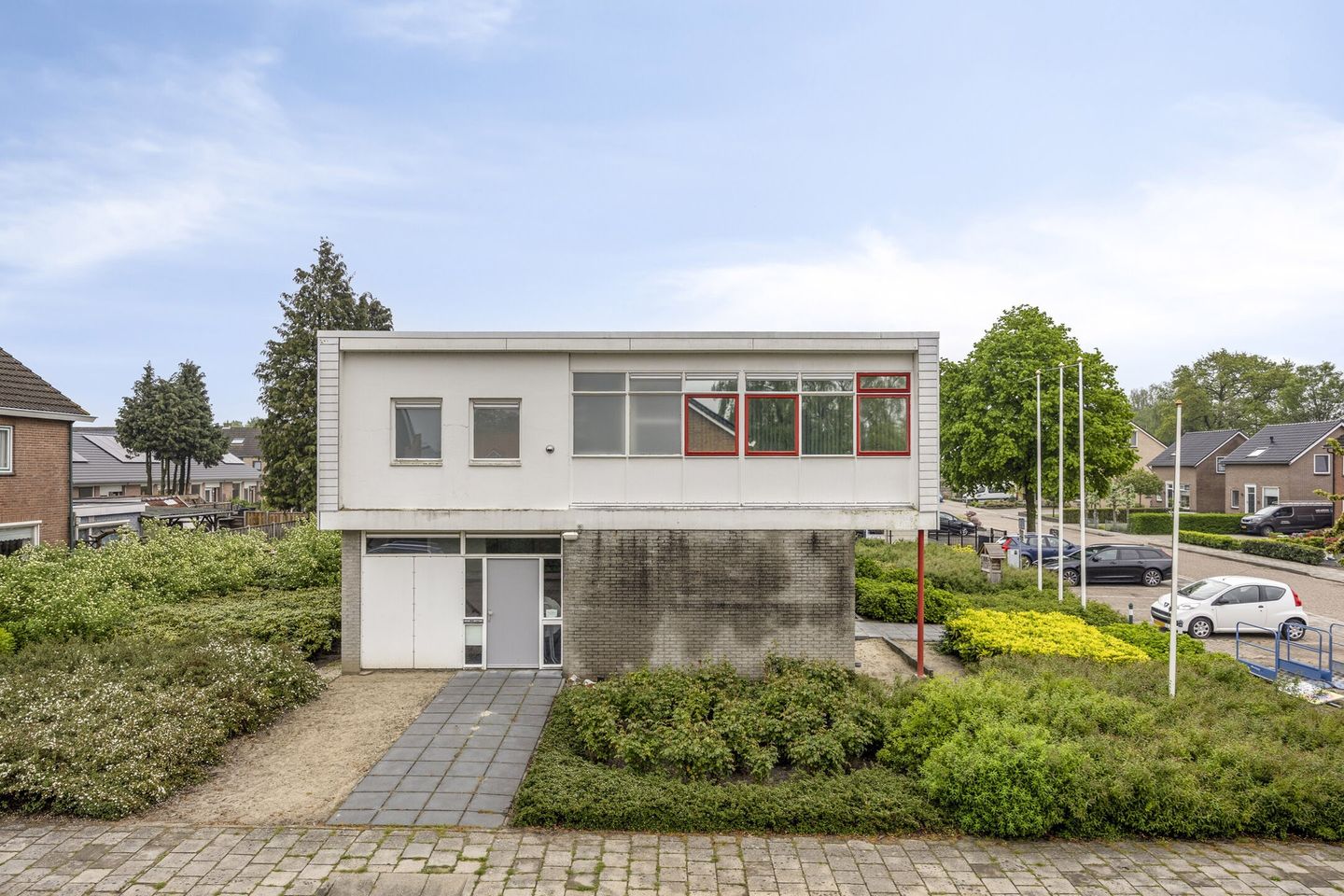 Bekijk foto 3 van Lijsterbesstraat 1