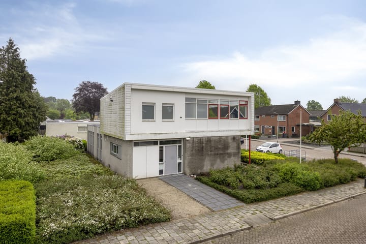 Lijsterbesstraat 1, Lutten