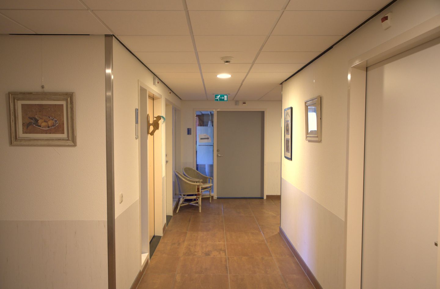 View photo 4 of Gronausestraat 752