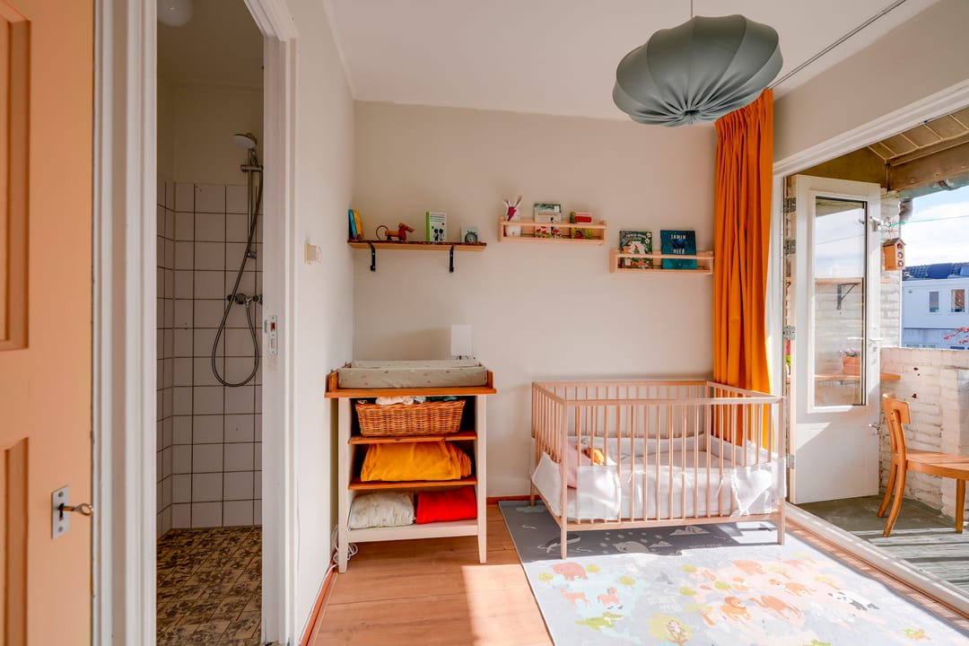 Characterful 3-Room Apartment with Balcony in Popular Nieuw-Engeland — 16