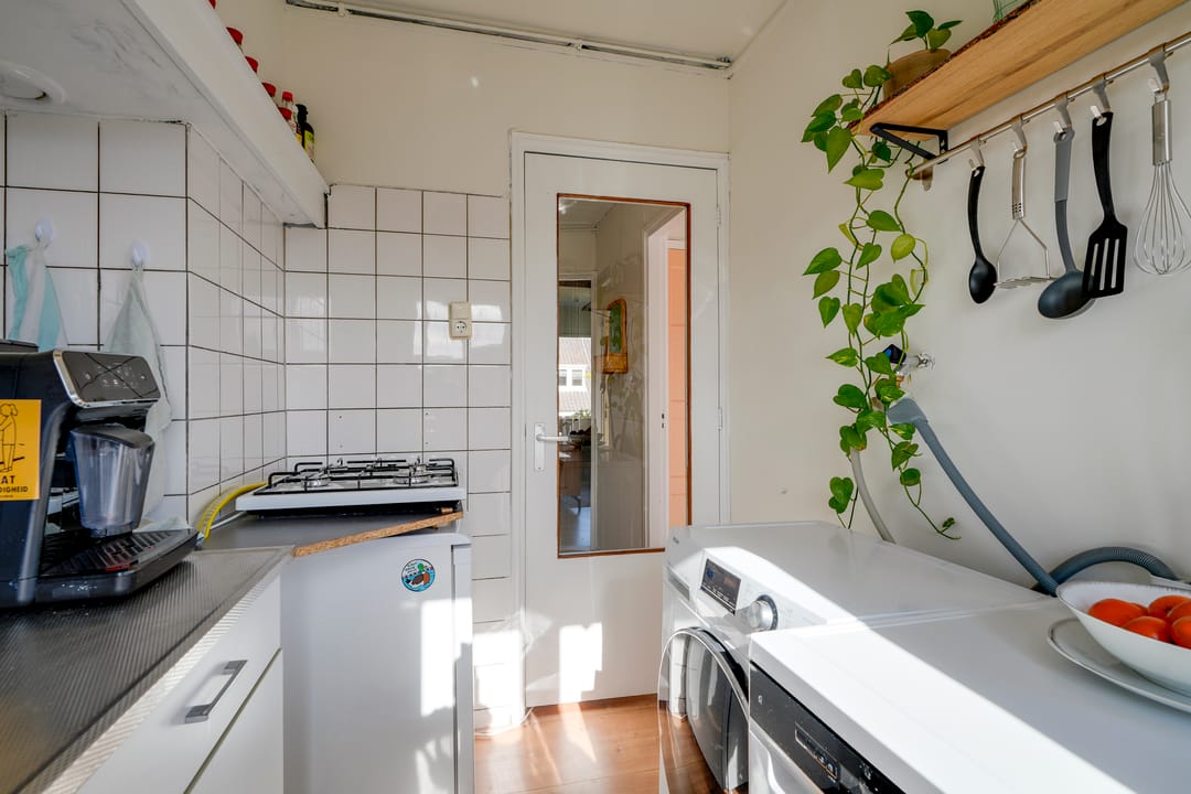 Characterful 3-Room Apartment with Balcony in Popular Nieuw-Engeland — 13
