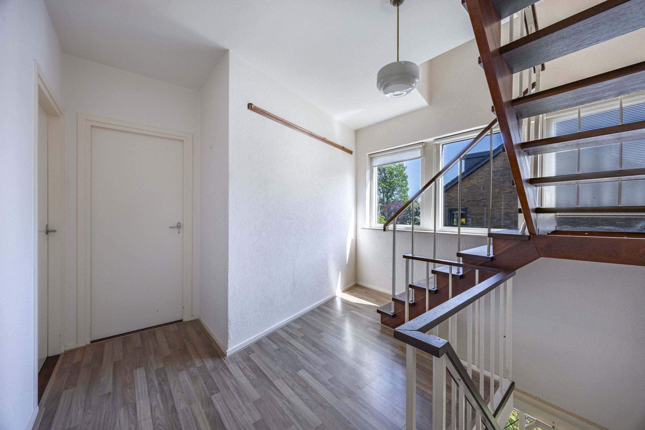 Spacious Semi-Detached House with 5 Bedrooms and 2 Bathrooms in Sijsjesberg — 33