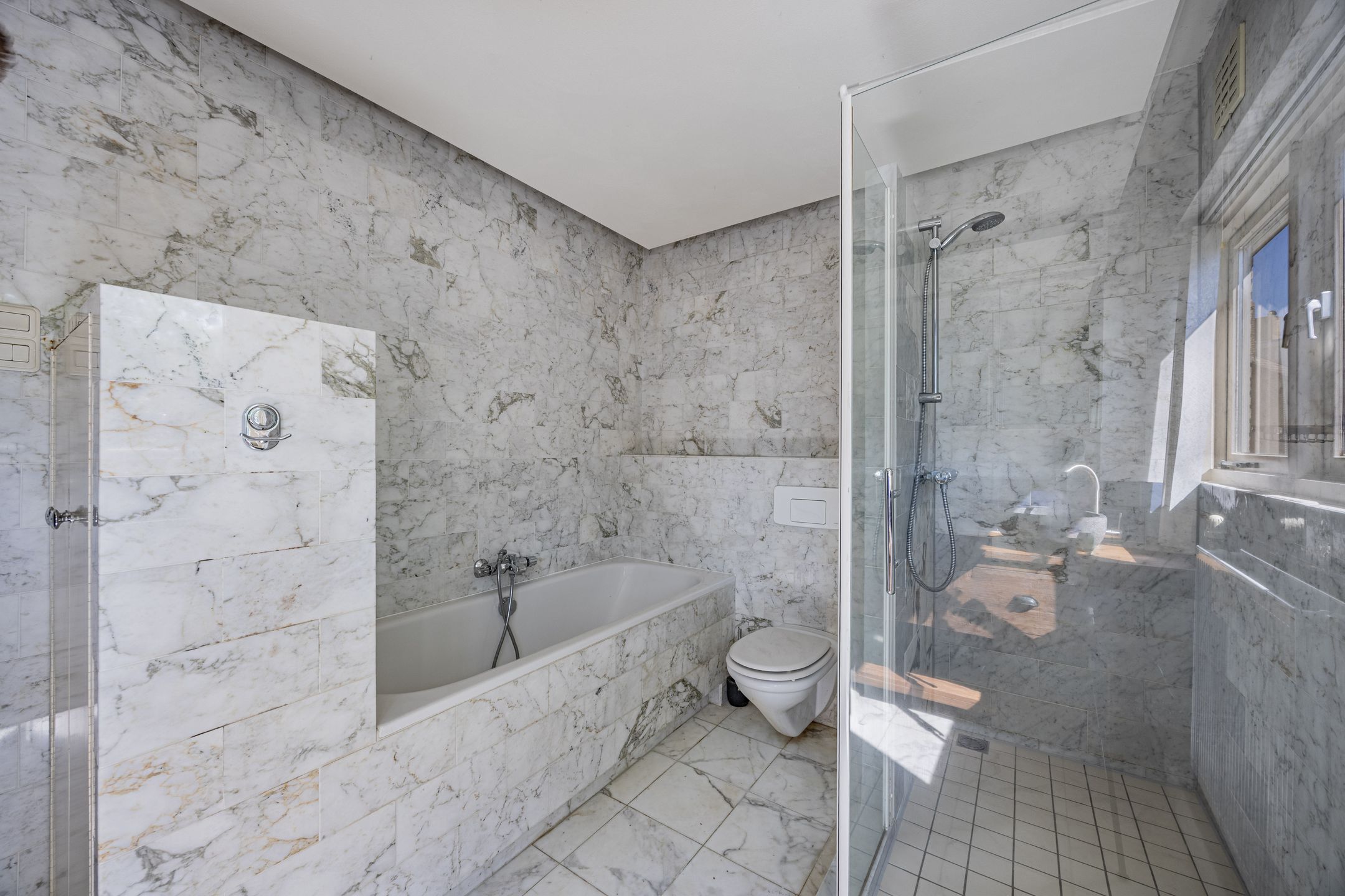 Spacious Semi-Detached House with 5 Bedrooms and 2 Bathrooms in Sijsjesberg — 27