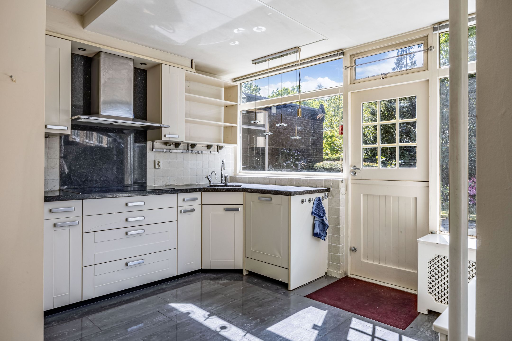 Spacious Semi-Detached House with 5 Bedrooms and 2 Bathrooms in Sijsjesberg — 15