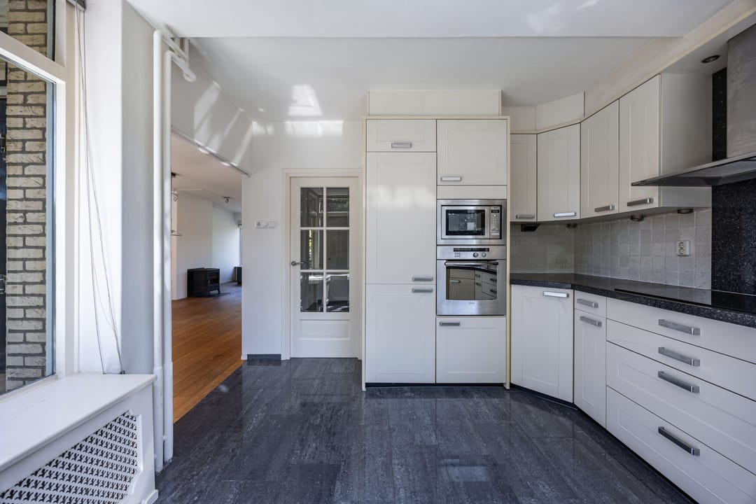 Spacious Semi-Detached House with 5 Bedrooms and 2 Bathrooms in Sijsjesberg — 23