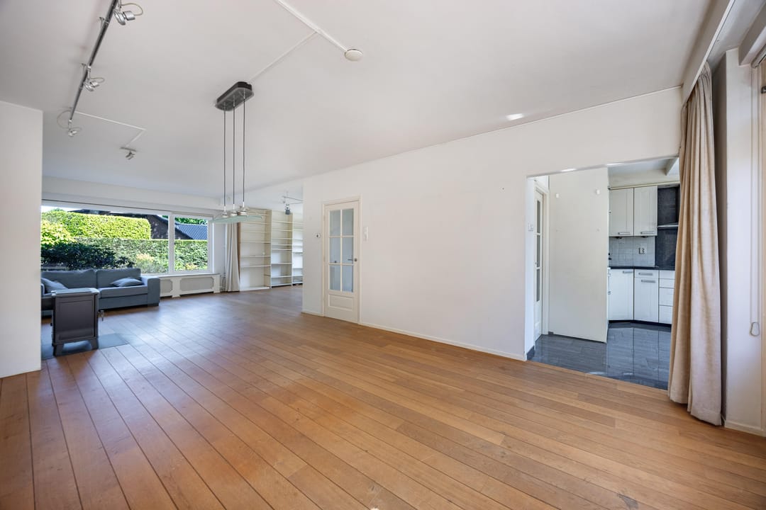 Spacious Semi-Detached House with 5 Bedrooms and 2 Bathrooms in Sijsjesberg — 13