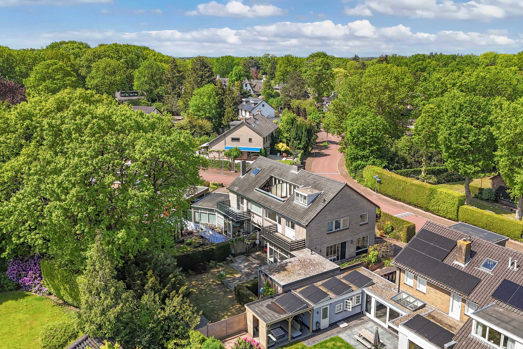 Spacious Semi-Detached House with 5 Bedrooms and 2 Bathrooms in Sijsjesberg — 51