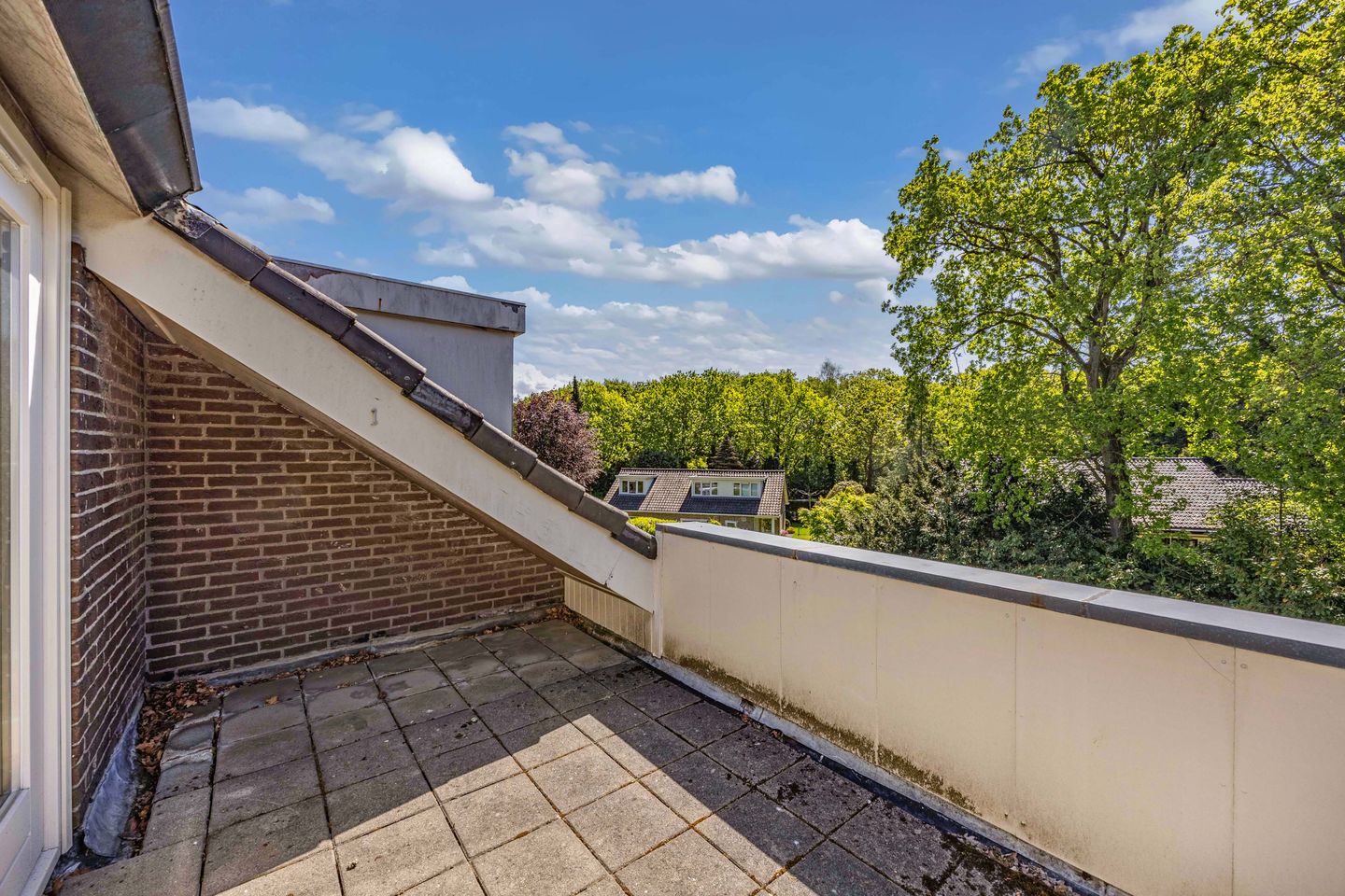 Spacious Semi-Detached House with 5 Bedrooms and 2 Bathrooms in Sijsjesberg — 40
