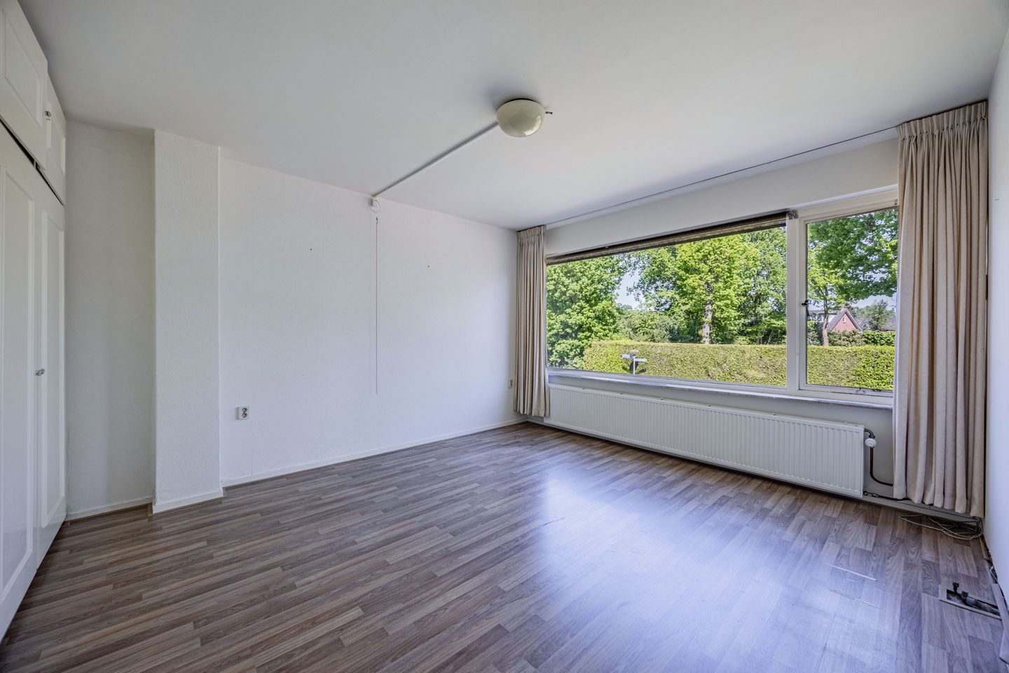 Spacious Semi-Detached House with 5 Bedrooms and 2 Bathrooms in Sijsjesberg — 34