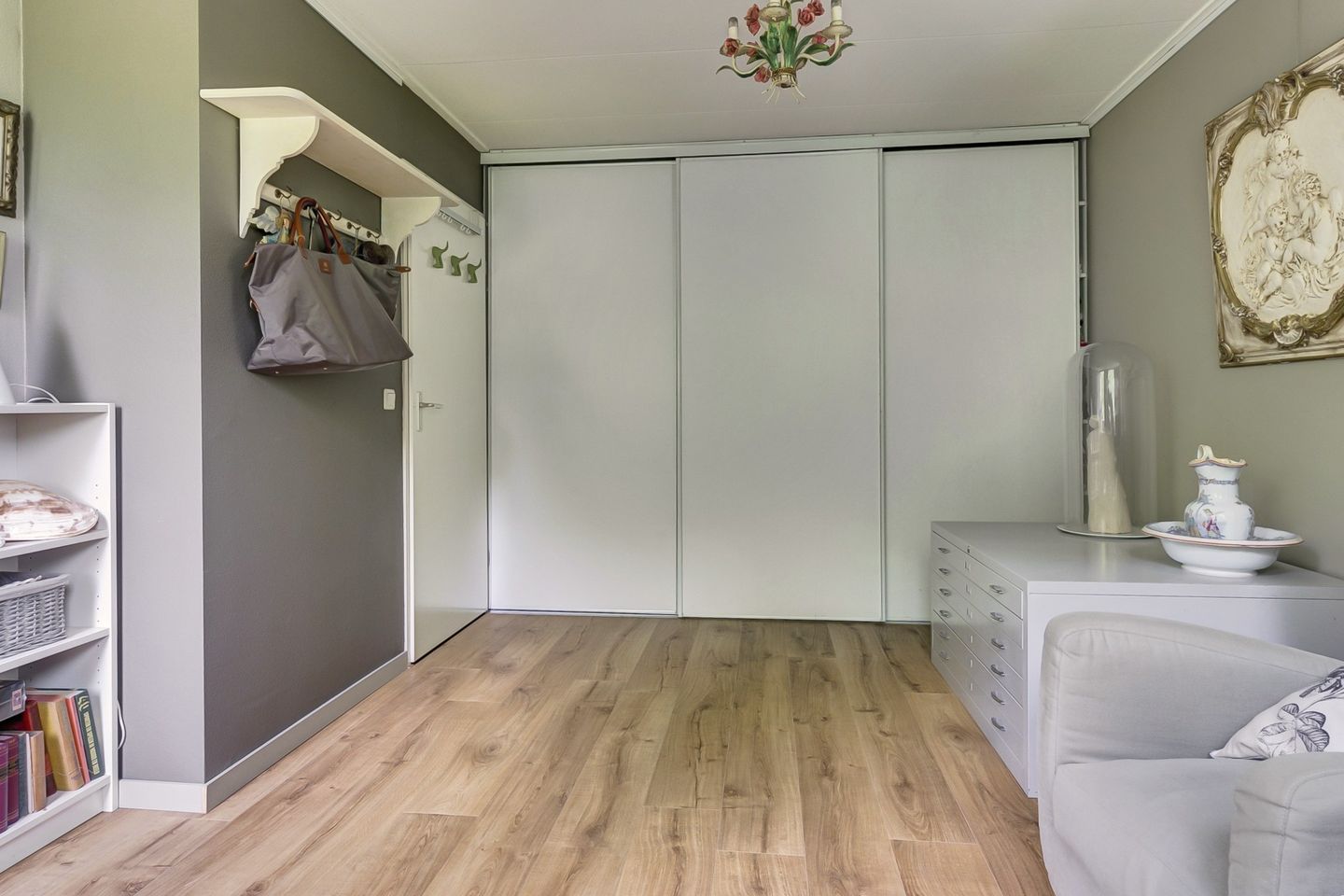 Spacious Detached Home in Elst with South-Facing Garden and Solar Panels — 35