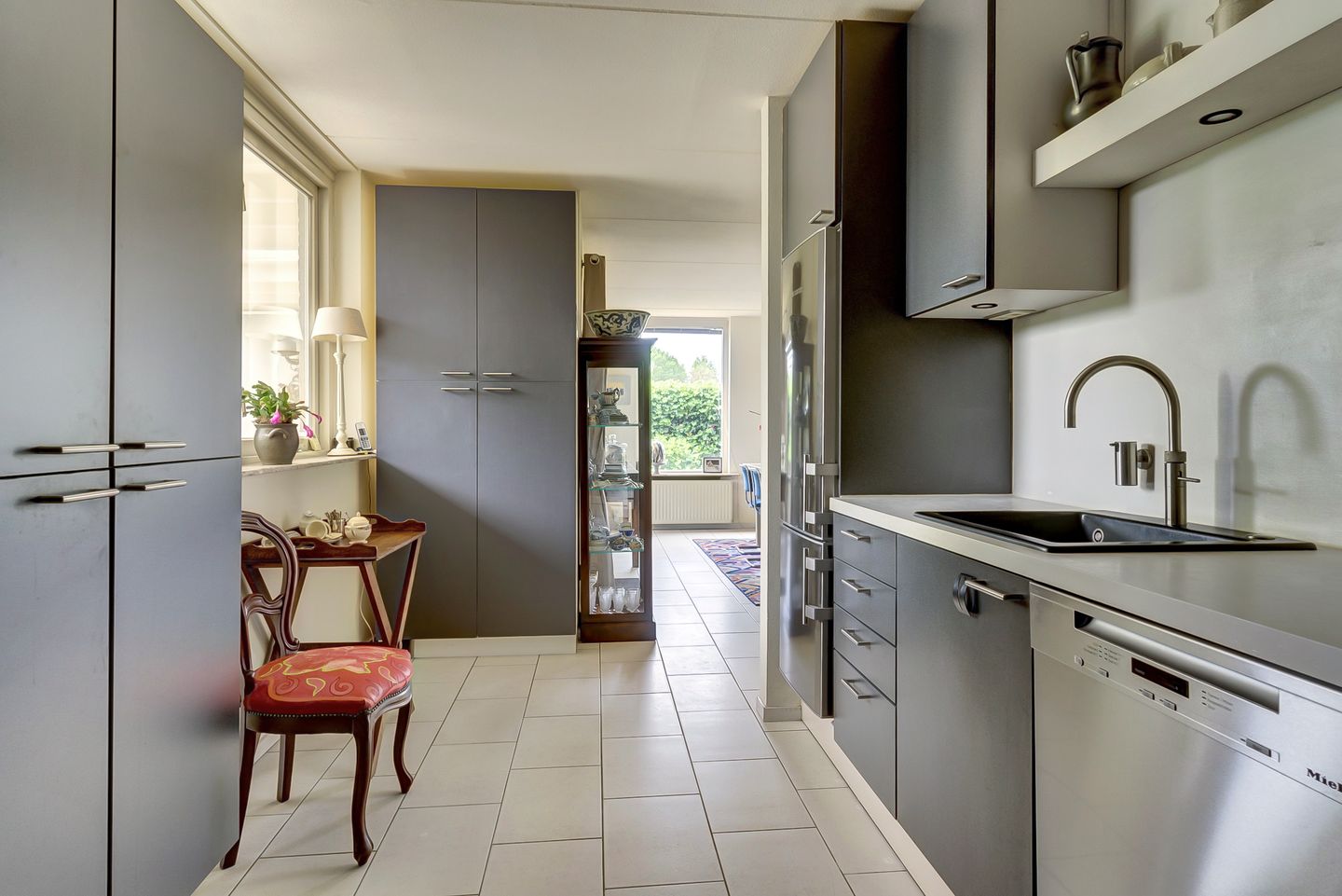 Spacious Detached Home in Elst with South-Facing Garden and Solar Panels — 19
