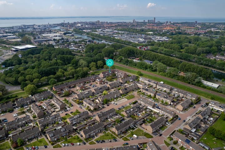Photo 2 of Zuiderzeestraat 113