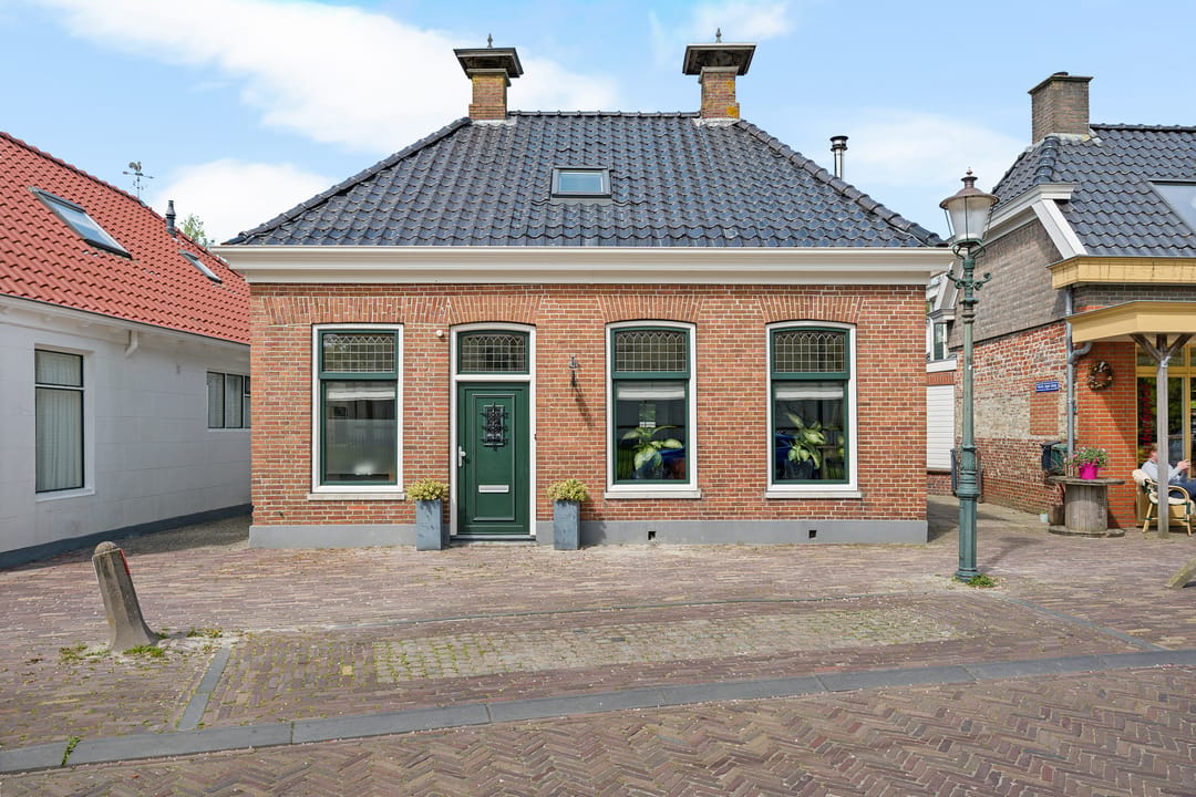 Foto 1 van Kerkplein 7