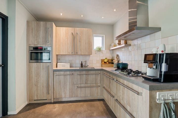 Vrijstaande woning te koop: Kerkplein 7, Grijpskerk