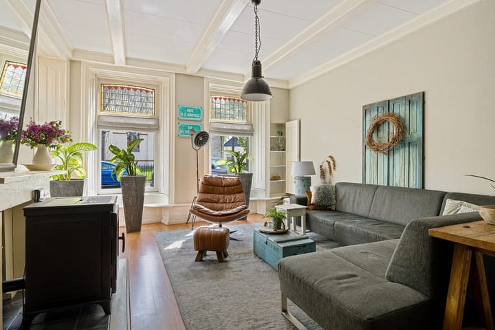 Vrijstaande woning te koop: Kerkplein 7, Grijpskerk